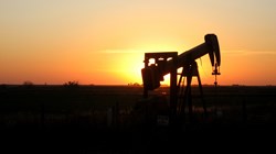 Supply glut continues to drive down oil price