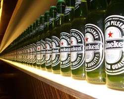 Tesco pulls Heineken products over Brexit price row